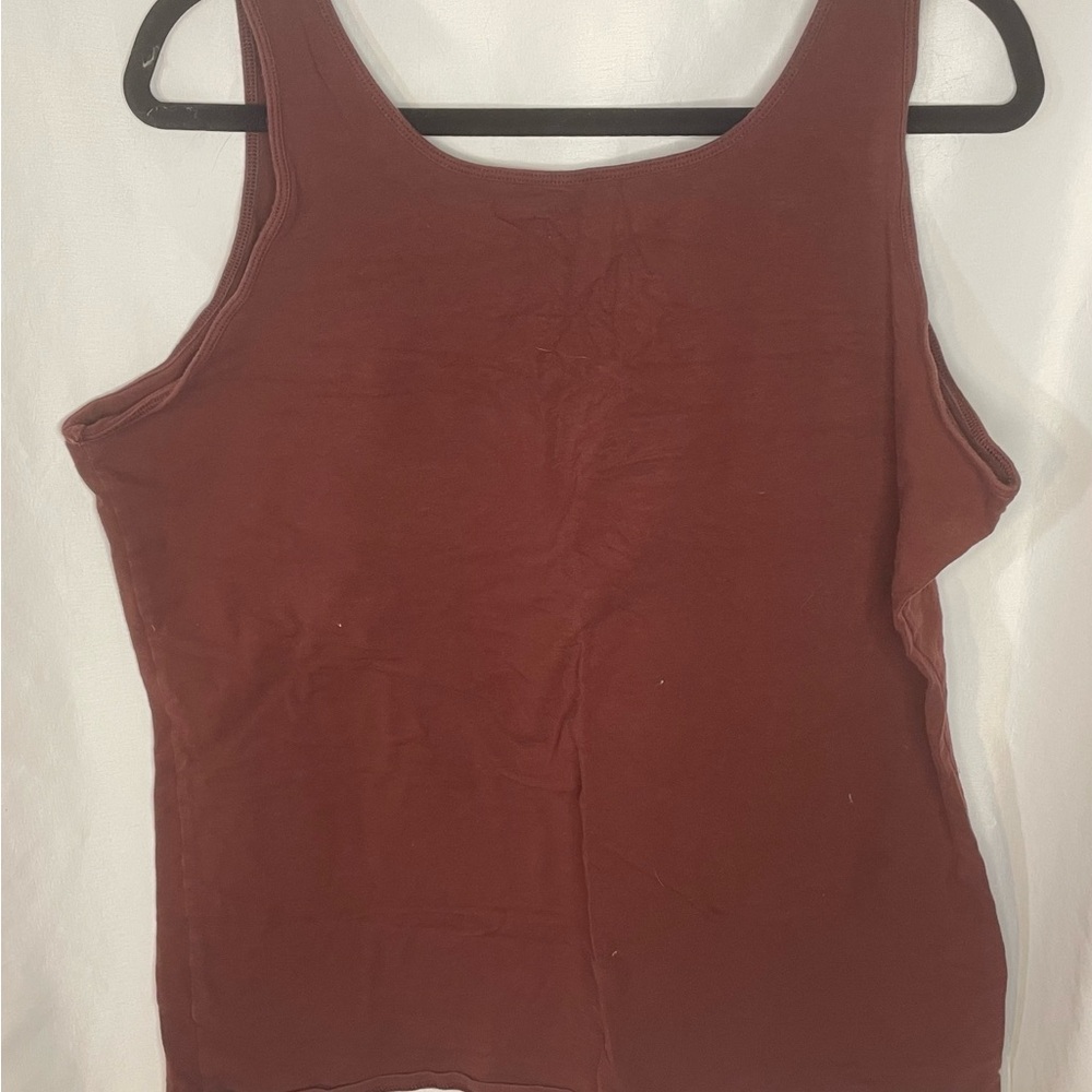 Duluth Trading Co Women's Navy and Burgundy Tank Tops - Picture 5 of 7